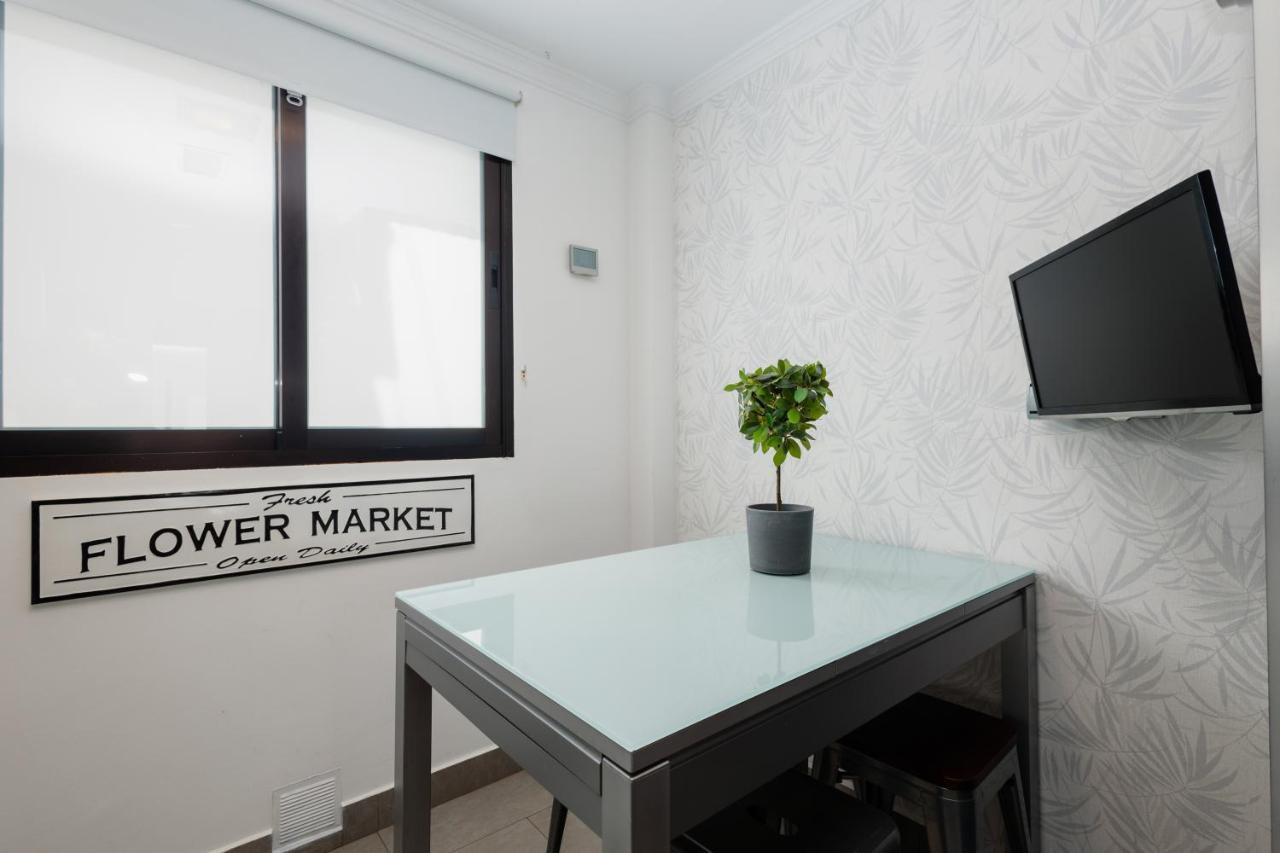 In The Historic Center Of Malaga, Very Close To The Beach And The Ave Train Station, With Private Parking Exterior foto